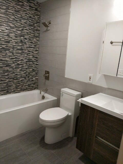 Bathroom - 551 Jean St