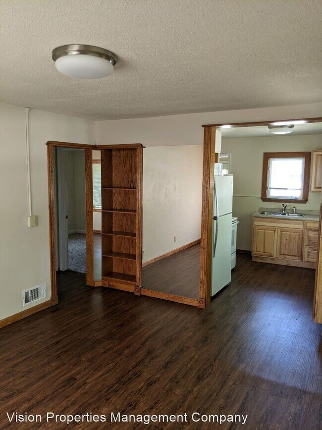 Building Photo - 4 br, 2 bath House - 1021 Birchmont Drive NE