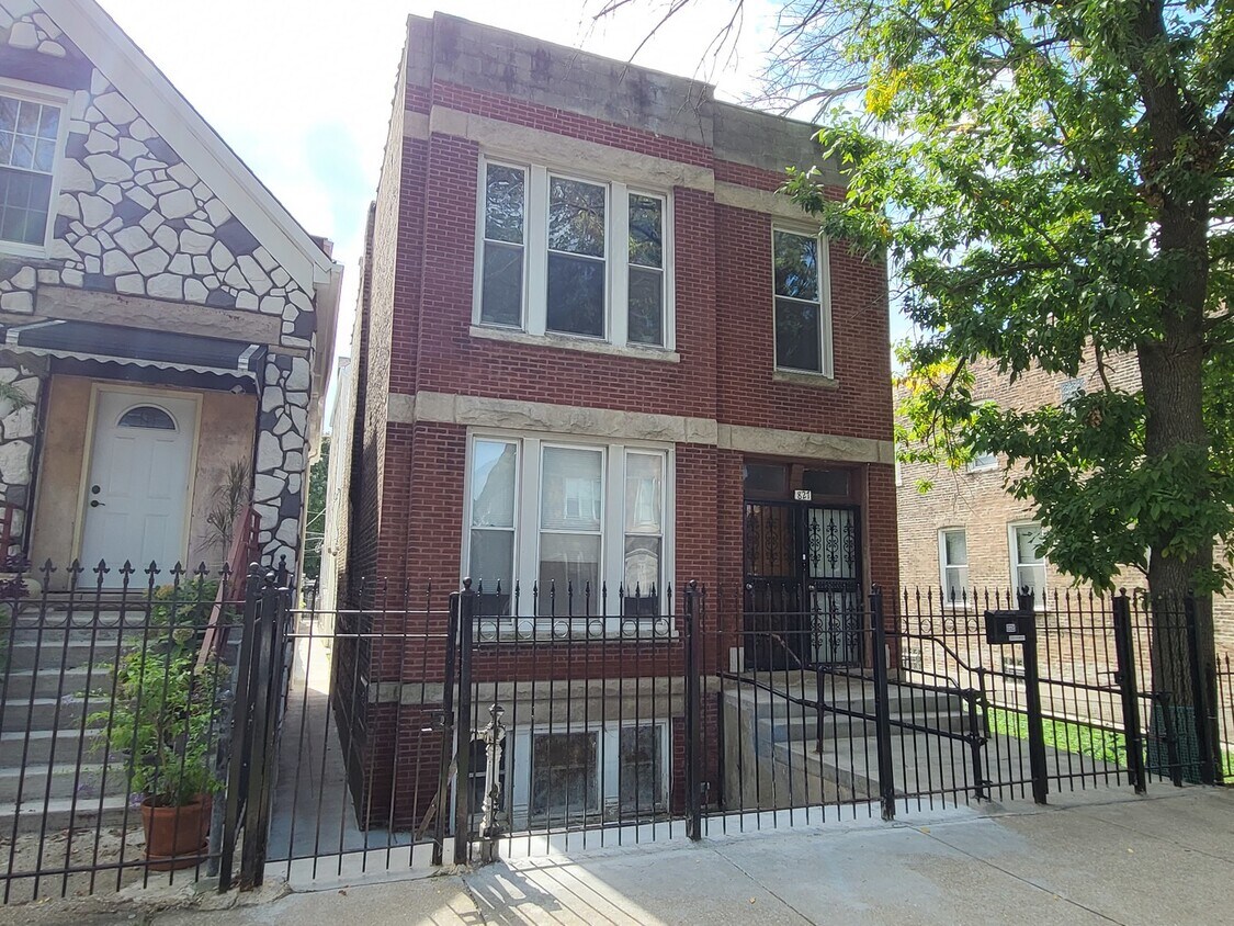 Primary Photo - 827 W 33rd Pl