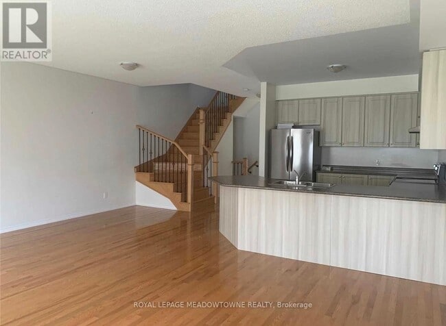 Building Photo - 726 Farmstead Dr