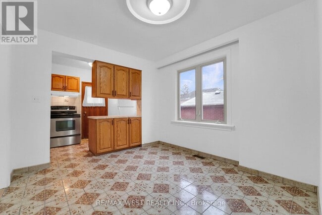 Photo du bâtiment - 151 Ascot Ave