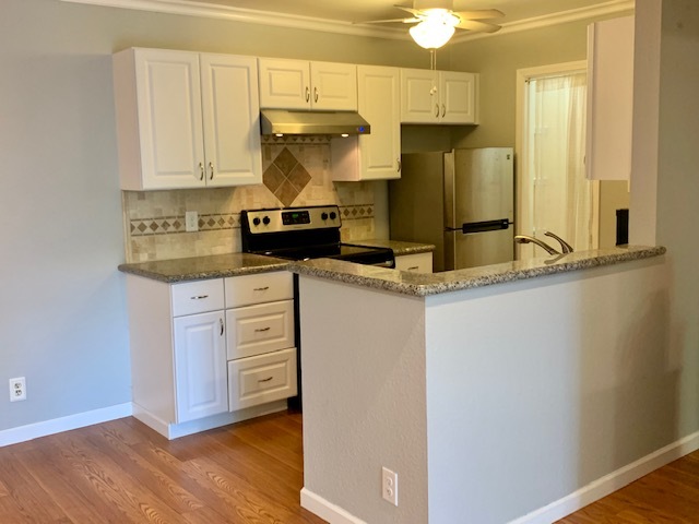 Open floor plan - 143 Piccadilly Pl