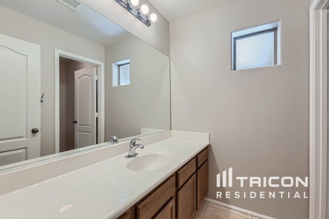 Foto del edificio - 40781 W Robbins Dr
