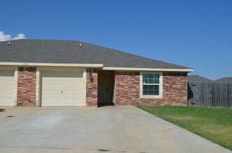 Building Photo - 2002 Tru Cir
