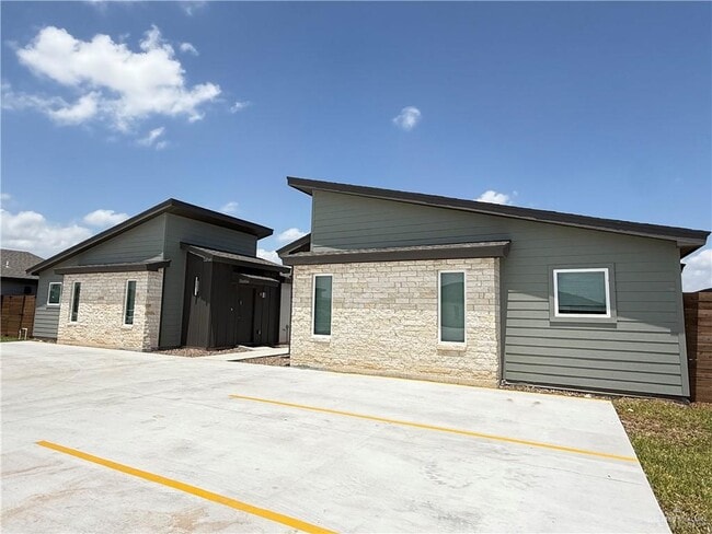 Building Photo - 4001 Jaxson Ln