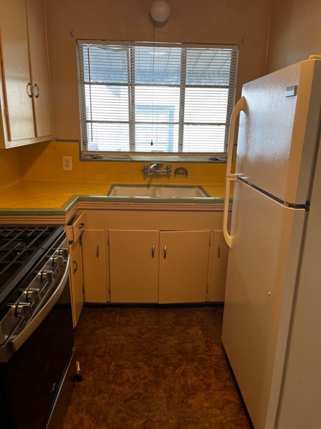 Photo - 1126 Bailey Ave Apartment