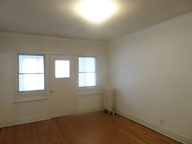 Building Photo - 4423 W Irving Park Rd