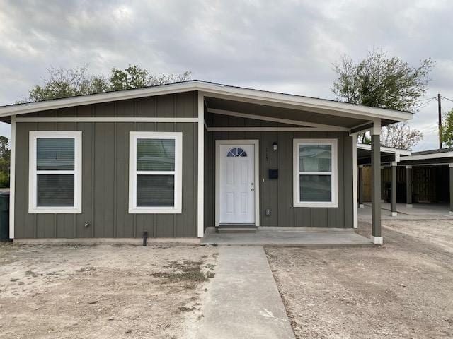 Building Photo - 115 Long Dr