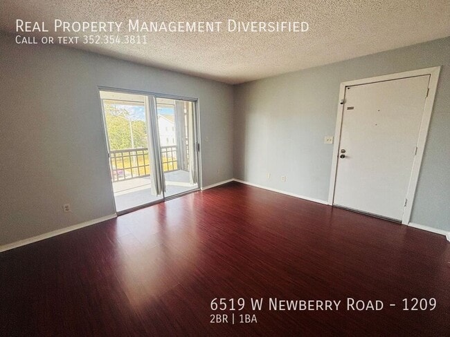 Foto del edificio - 6519 W Newberry Rd