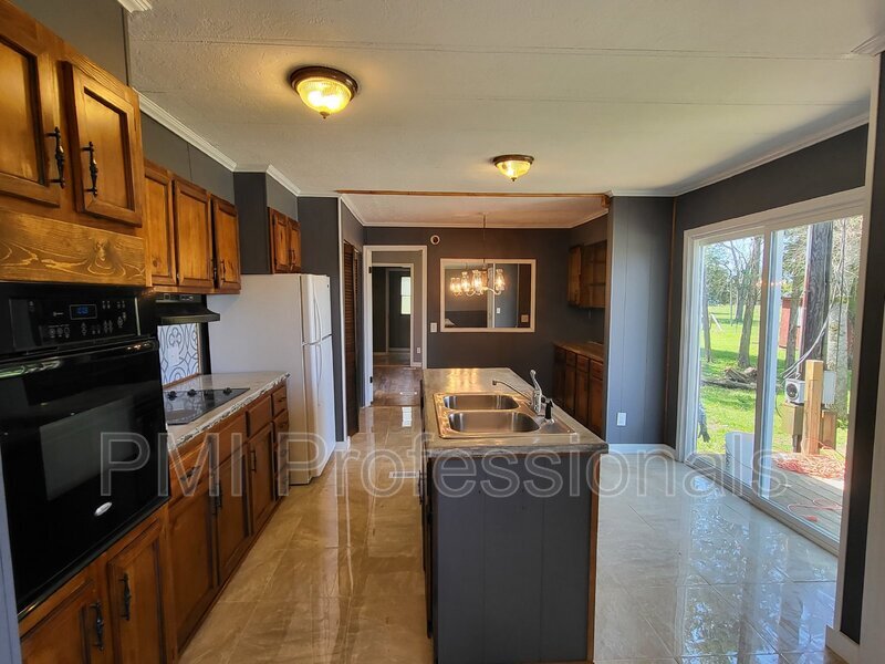 Primary Photo - 925 Cranor Rd