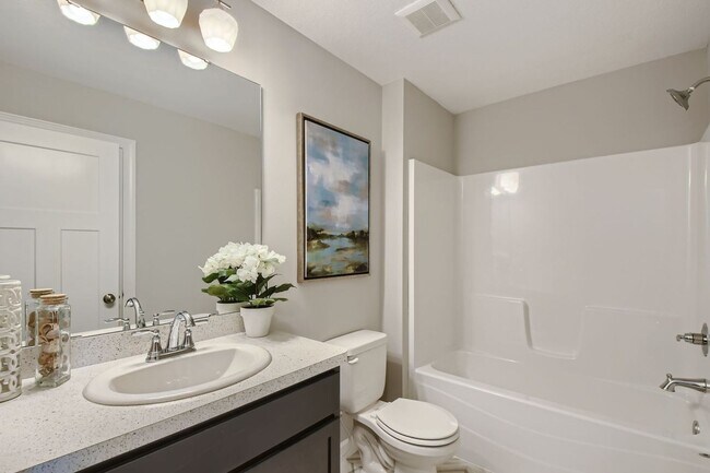 Foto del edificio - End Unit Brand New Townhome