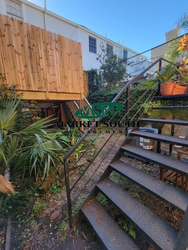 Foto del edificio - CHARLTON E 216.5