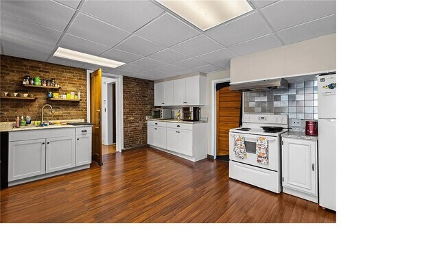 Foto del edificio - 3073 E Henrietta Rd