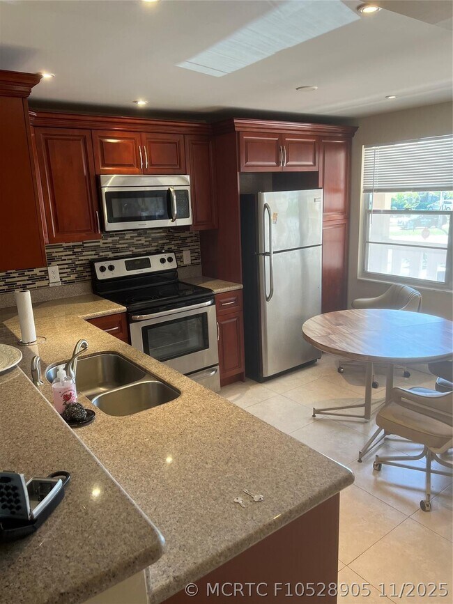 Building Photo - 4301 Martinique Cir