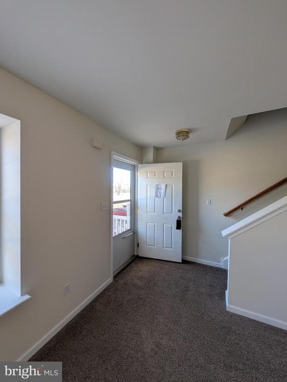 Building Photo - 322 Caribou Ln