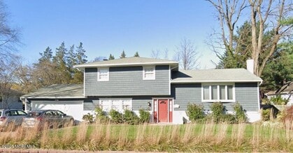 Building Photo - 299 White Rd Building Photo - 299 White Rd