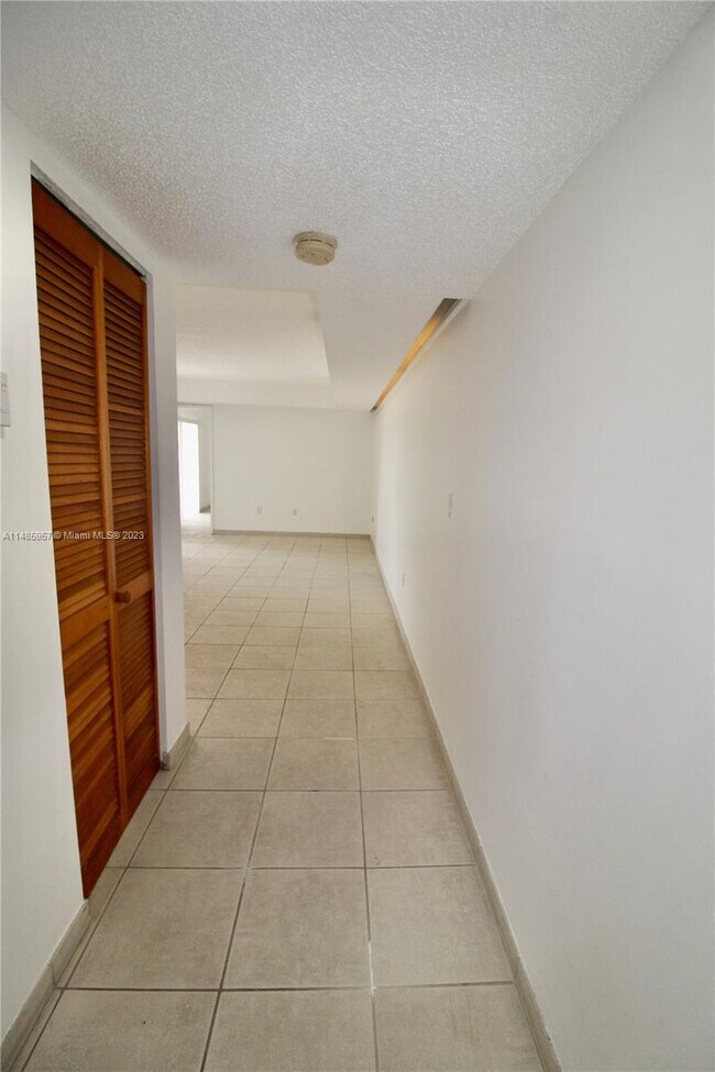 Building Photo - 8850 SW 123rd Ct