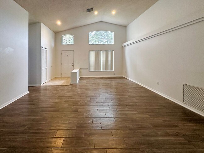 Building Photo - 3 Bedroom 2.5 Bath In Alafaya Woods