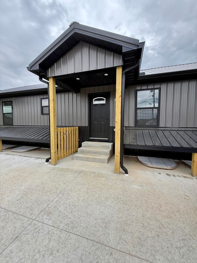 Building Photo - 107 Losey St