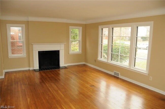 Building Photo - 1158 Castleton Rd
