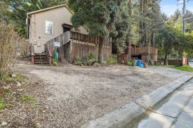 Building Photo - 11349 Alameda Ave