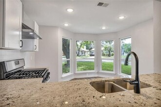 Building Photo - 16804 Pocono Dr