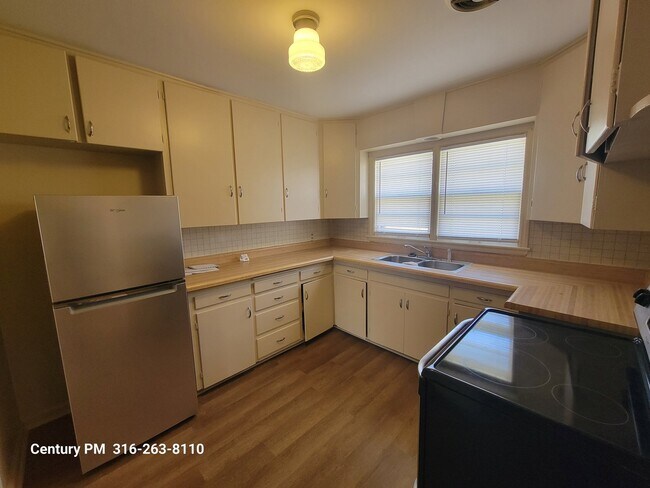 Foto del edificio - 4906 E 9th St N