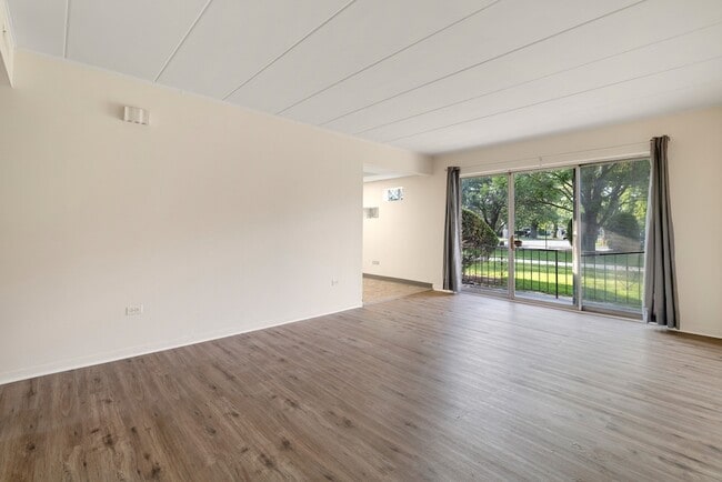 Building Photo - 3145 Bernice Rd