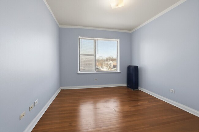 Building Photo - 7501 S Stewart Ave