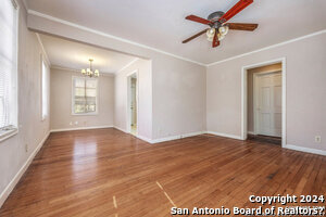 Building Photo - 323 E Melrose Dr
