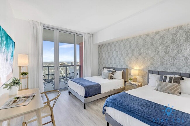 Foto del edificio - 2602 E Hallandale Beach Blvd
