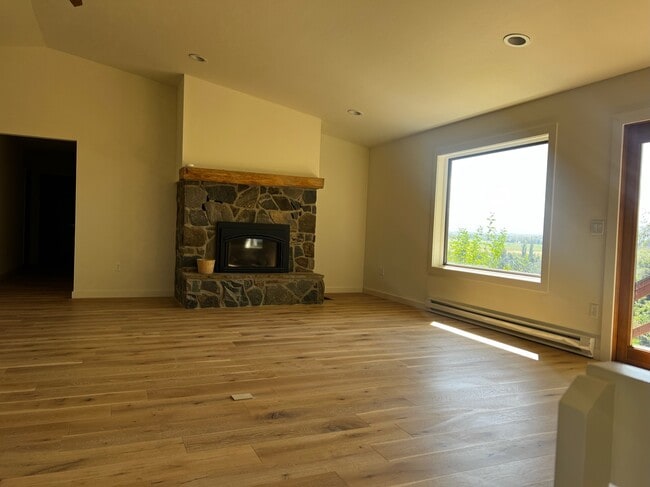 Building Photo - 5014 Justin Ln