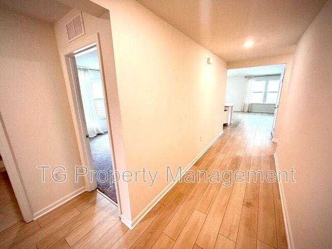 Foto del edificio - 1046 Panther Lk Pkwy