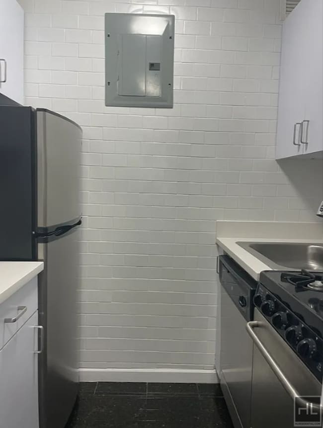 Building Photo - EAST 56 STREET