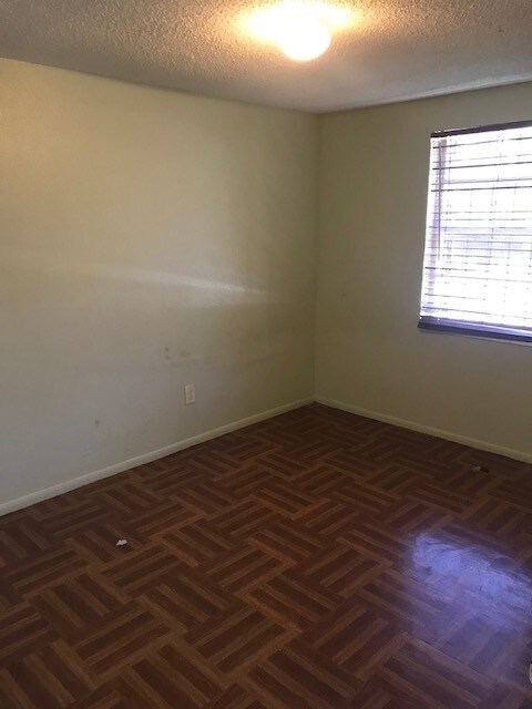 Foto del edificio - 1101 E River Cove St