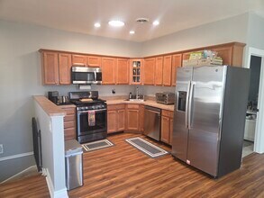 Building Photo - 2557 W Superior St