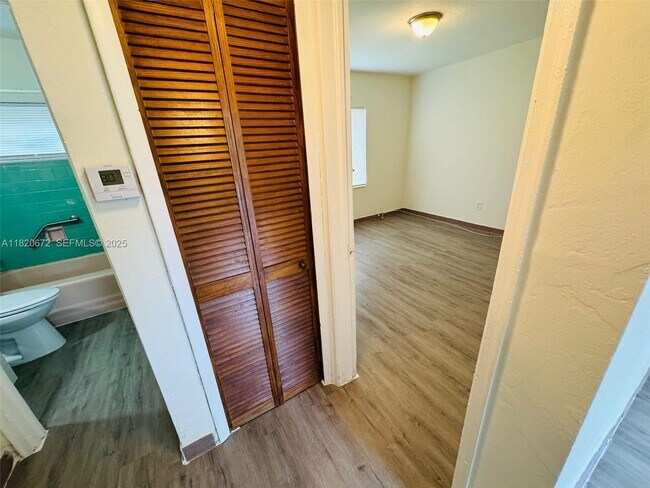 Foto del edificio - 2900 W Flagler St