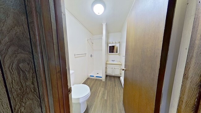 Building Photo - Cozy One Bedroom Apartment