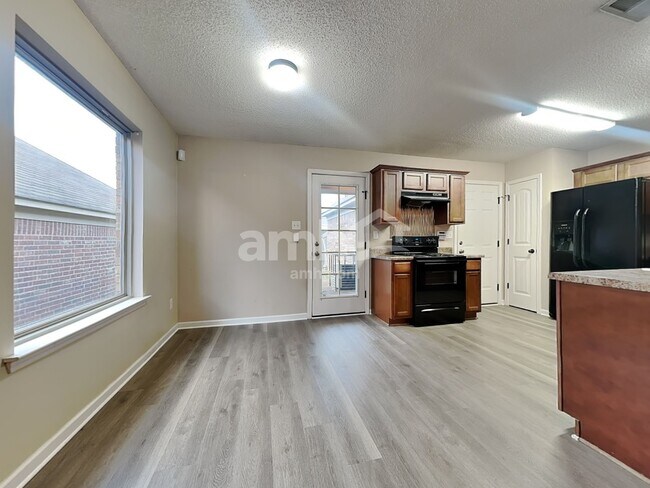 Foto del edificio - 10062 Mill Hill Ave