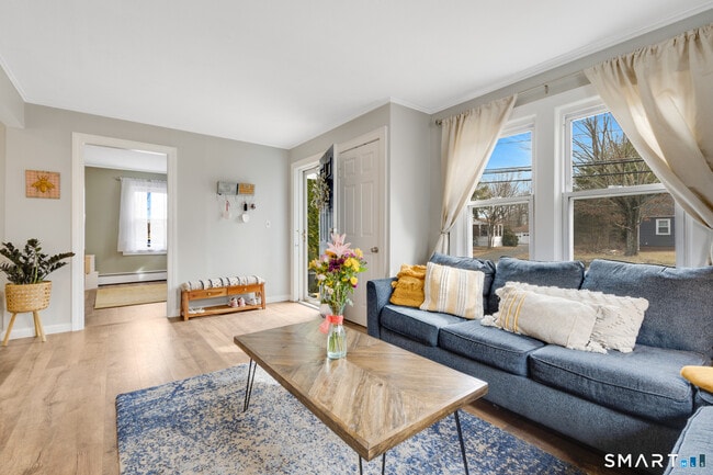 Building Photo - 393 Griswold St
