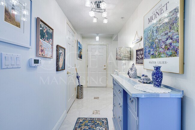 Foto del edificio - Experience coastal living at its finest in...