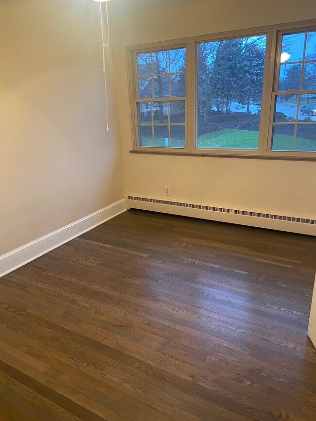 19925 Lorain Rd Unit 6 second floor, Fairview Park, OH 44126