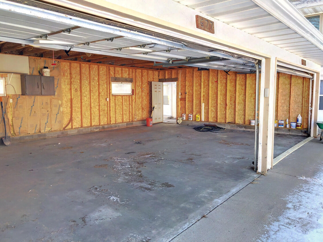 Garage - 679 43rd Ave NE