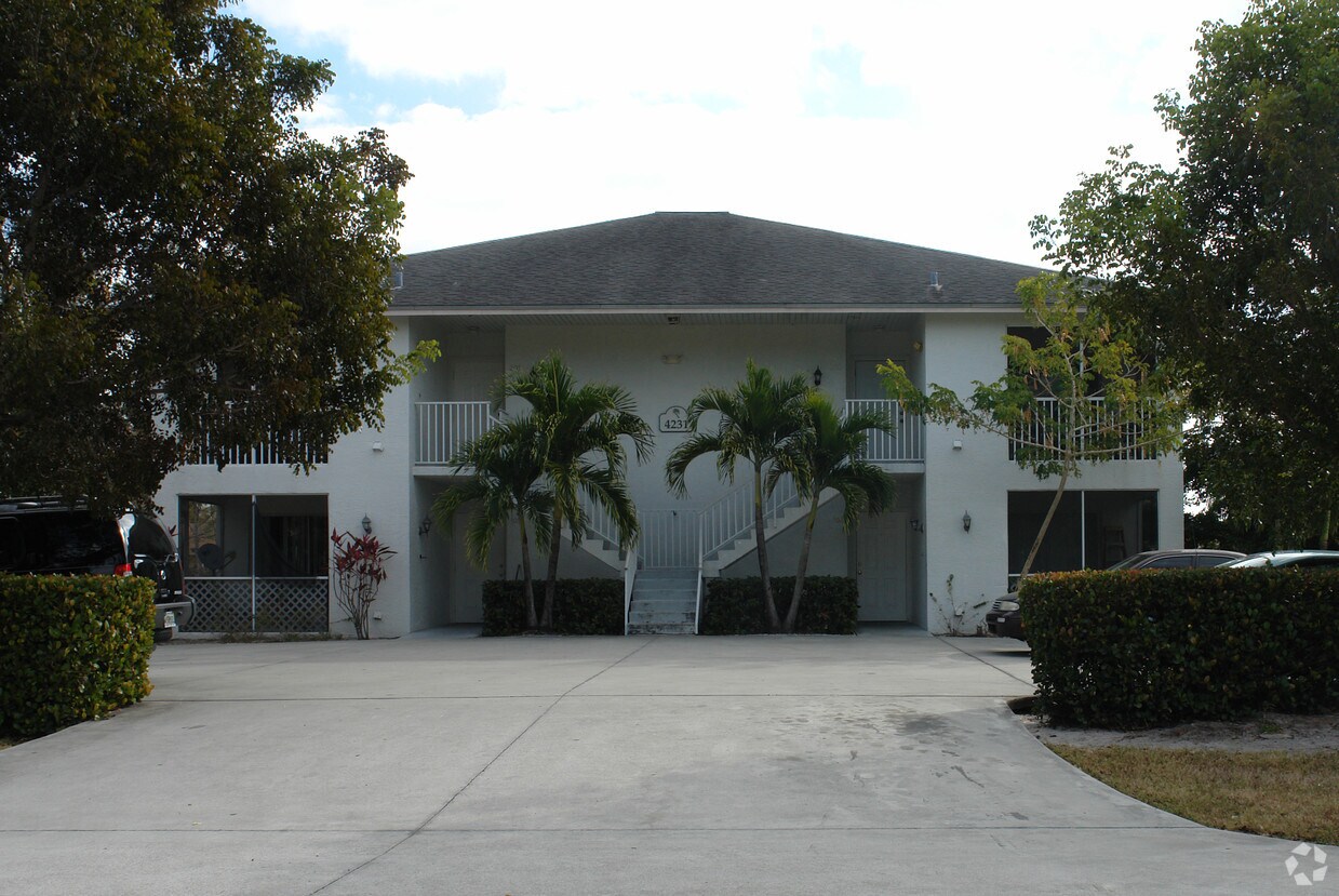 Primary Photo - 4231 Gulfstream Dr
