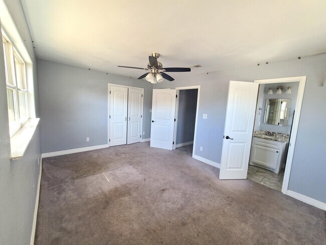 Building Photo - 310 Kessler Ave