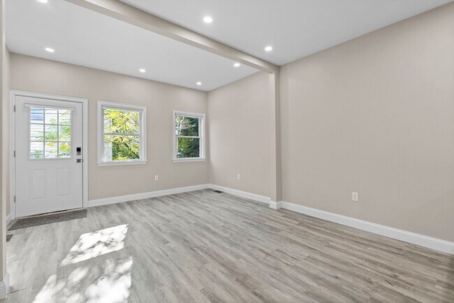 Foto del edificio - 769 E 6th St