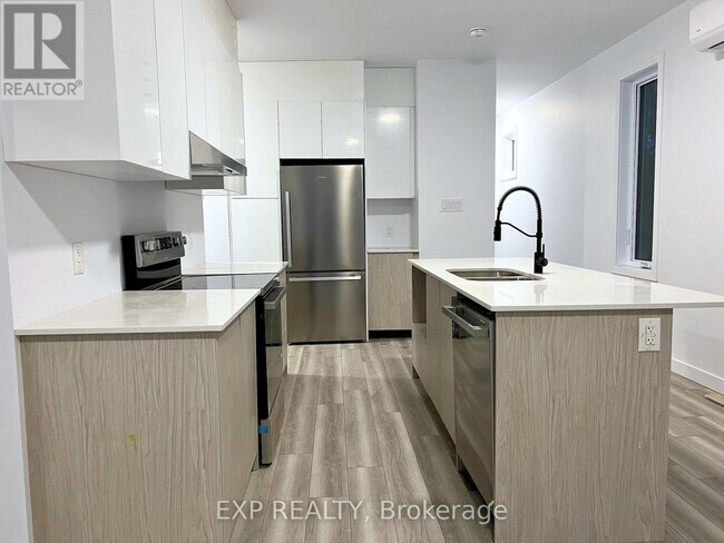 Photo du bâtiment - 1371 Louis Ln