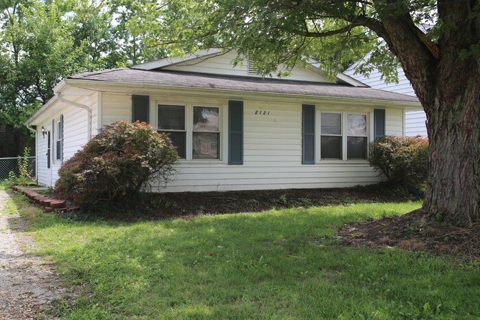 Foto principal - 2121 Poplar St