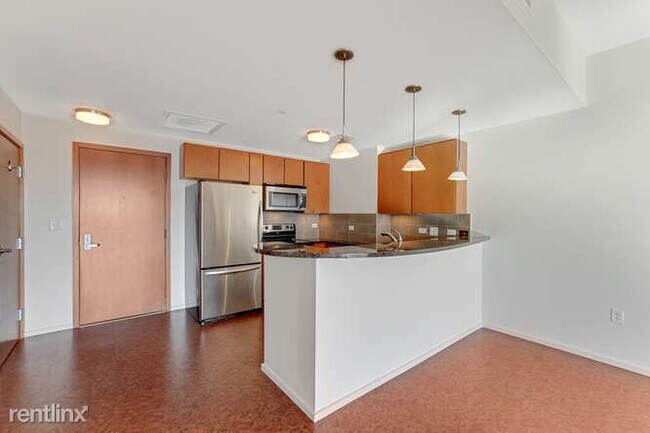 Building Photo - 1 br, 1 bath Condo - 301 N Neil St Apt 603