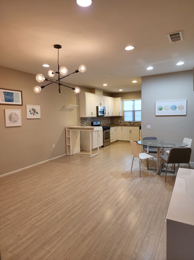 588 S Casita St Unit 588, Anaheim, CA 92805 Condo for Rent in Anaheim